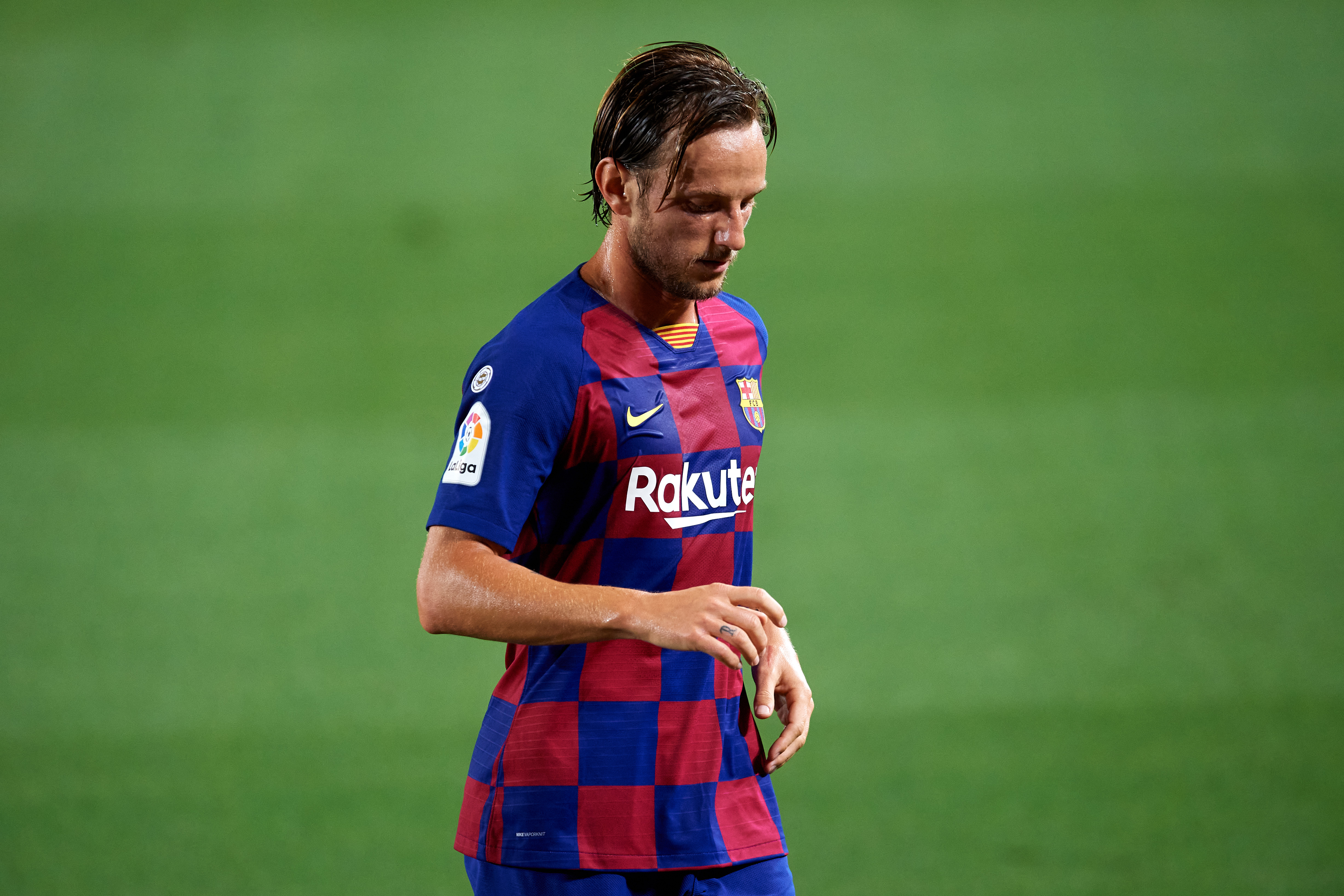 Barcelona vrea să scape de Rakitic, dar nu înainte de meciul cu Napoli din Champions League