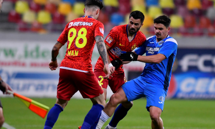 Alexandru Buziuc, în meciul FCSB - Academica Clinceni / Foto: Sport Pictures