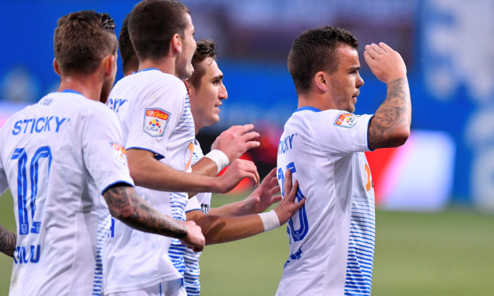 Jucătorii Craiovei, după golul marcat de Dan Nistor în meciul cu CFR / Foto: Sport Pictures