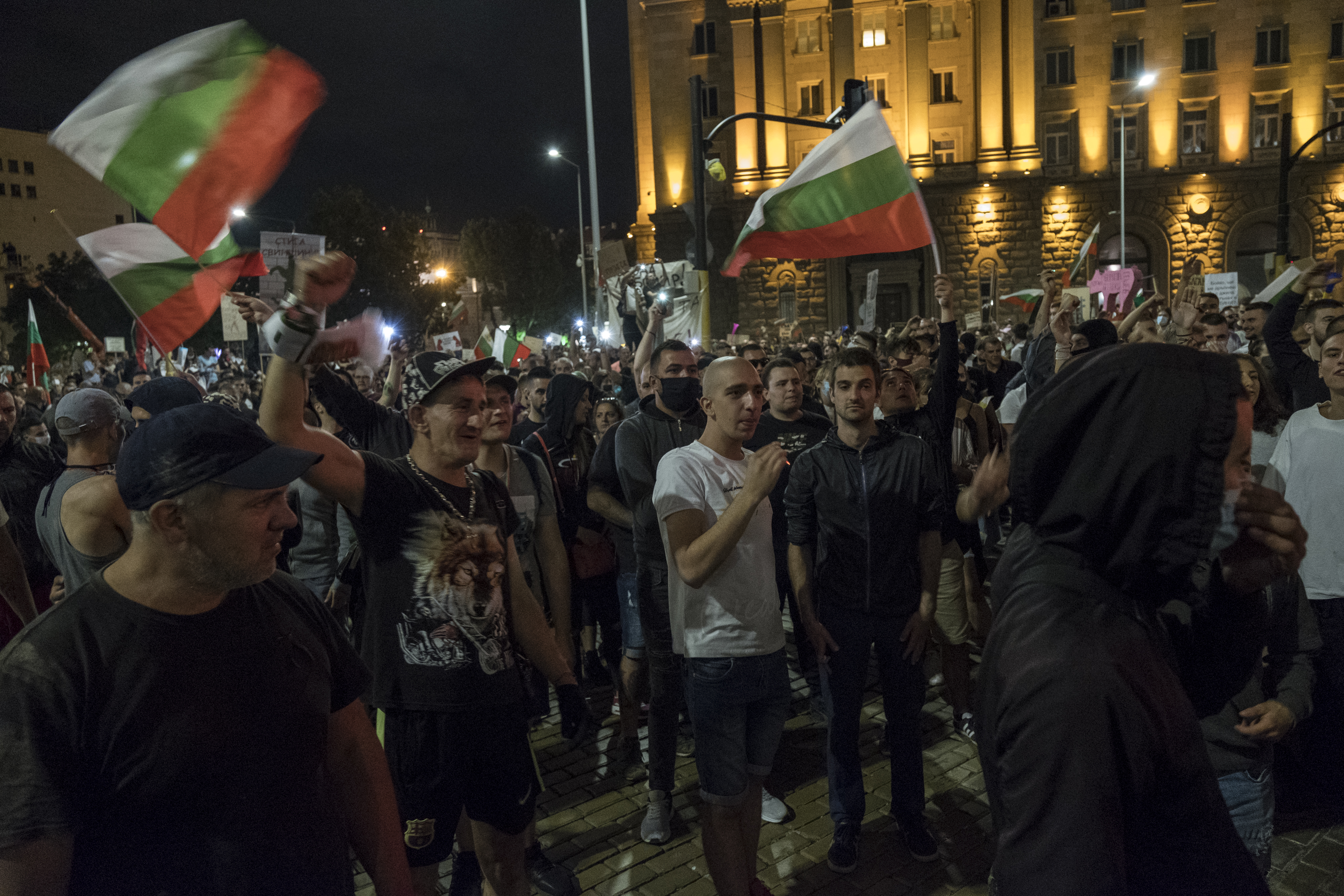 Bulgarii au câştigat! Guvernul a acceptat prezenţa suporterilor pe stadioane. Câţi vor putea intra la meciuri