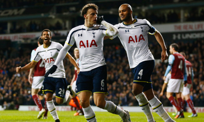 Vlad Chiricheș, după un gol marcat pentru Tottenham / Foto: Getty Images