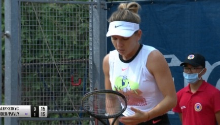 Simona Halep / Barbora Strycova - Veronika Kudermetova / Anastasia Pavlyuchenkova, ACUM, pe Digi Sport 2: 3-6, 4-1