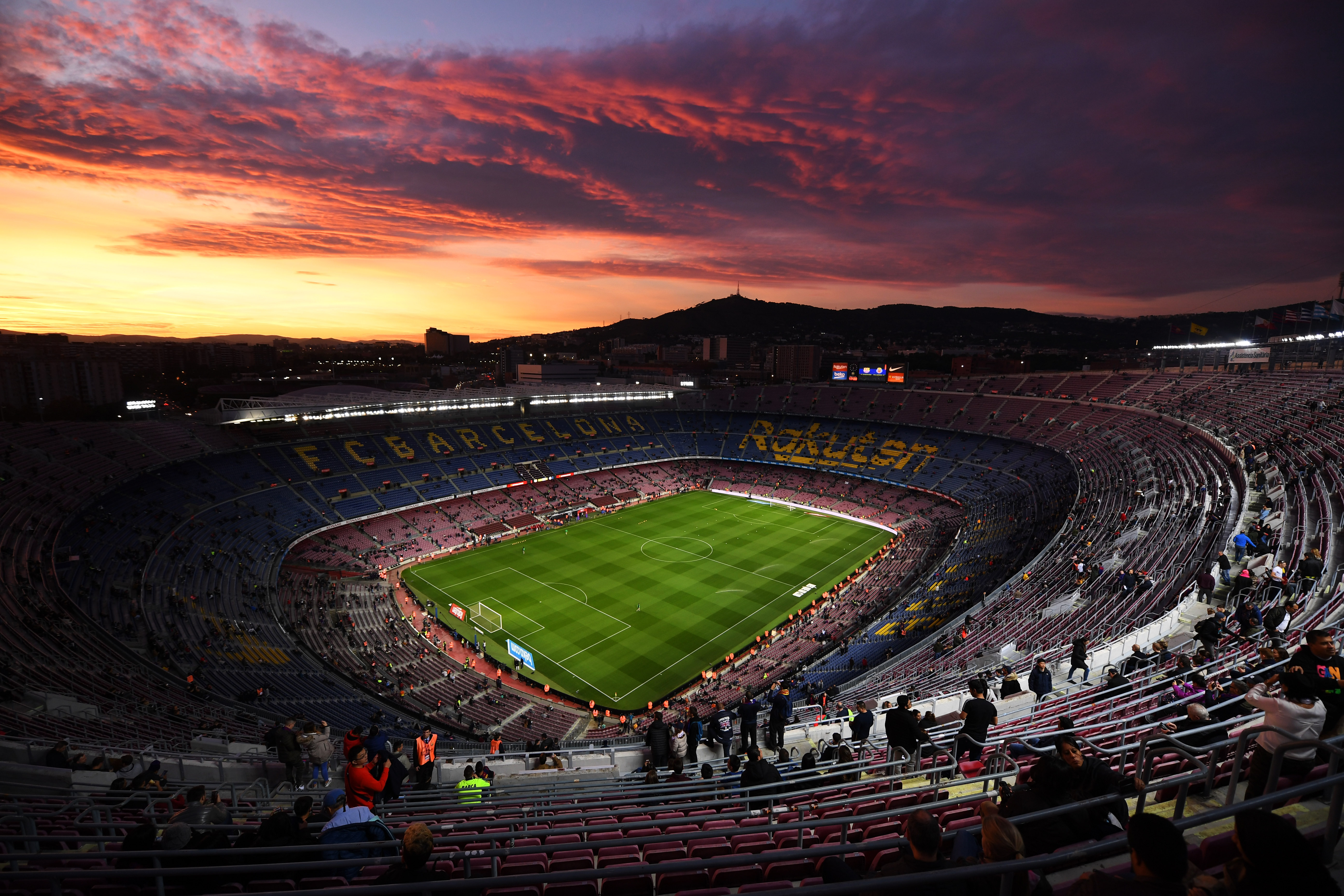 Barcelona, tot mai aproape de o mutare surpriză. Antrenorul dorit pe Camp Nou a fost surprins pe aeroportul din Catalonia