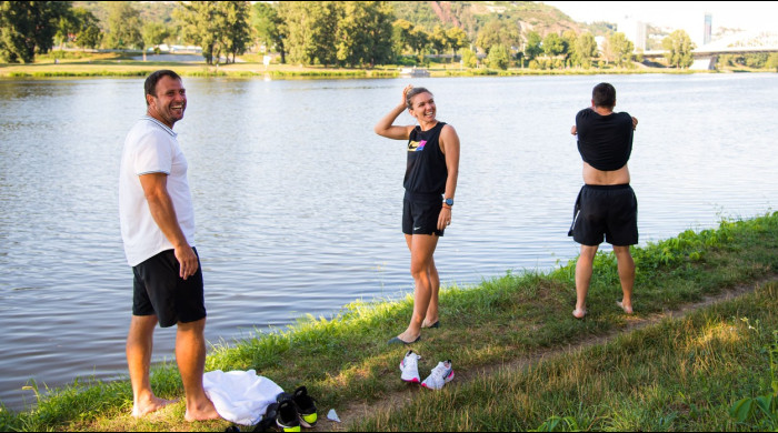 Simona Halep s-a aruncat în Vltava / Foto: Profimedia