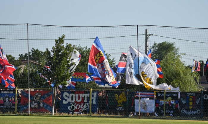 Suporterii echipei CSA Steaua, în timpul partidei cu Bărăganul Ciulnița / Foto: Sport Pictures