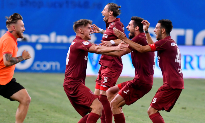 Fotbaliștii de la CFR Cluj, în meciul cu Universitatea Craiova / Foto: Sport Pictures