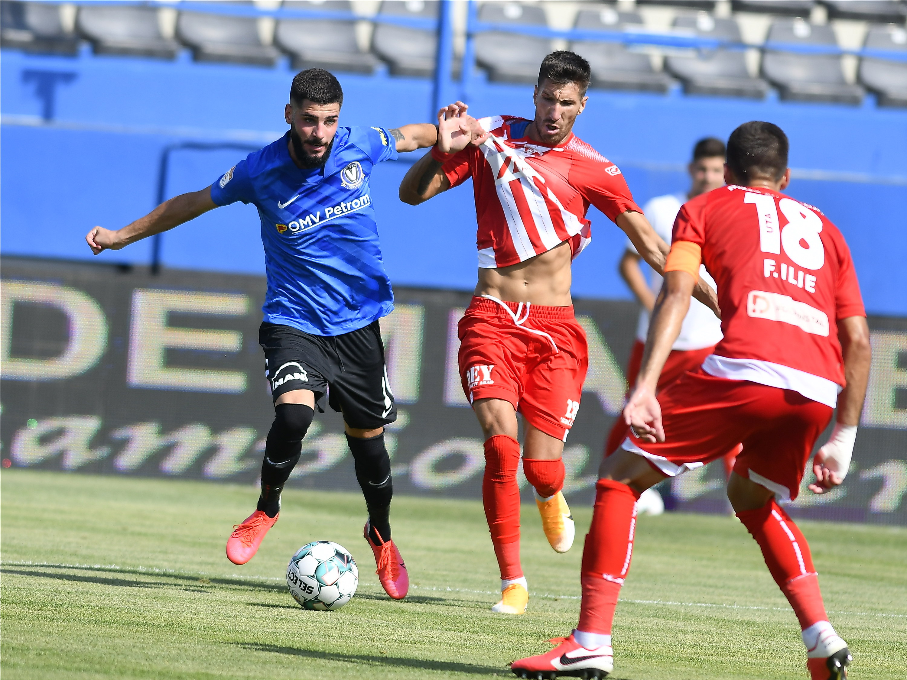 Viitorul - UTA 1-1, ACUM, la Digi Sport 1. Arădenii egalează după numai două minute. Ghiță ratează din 3 metri