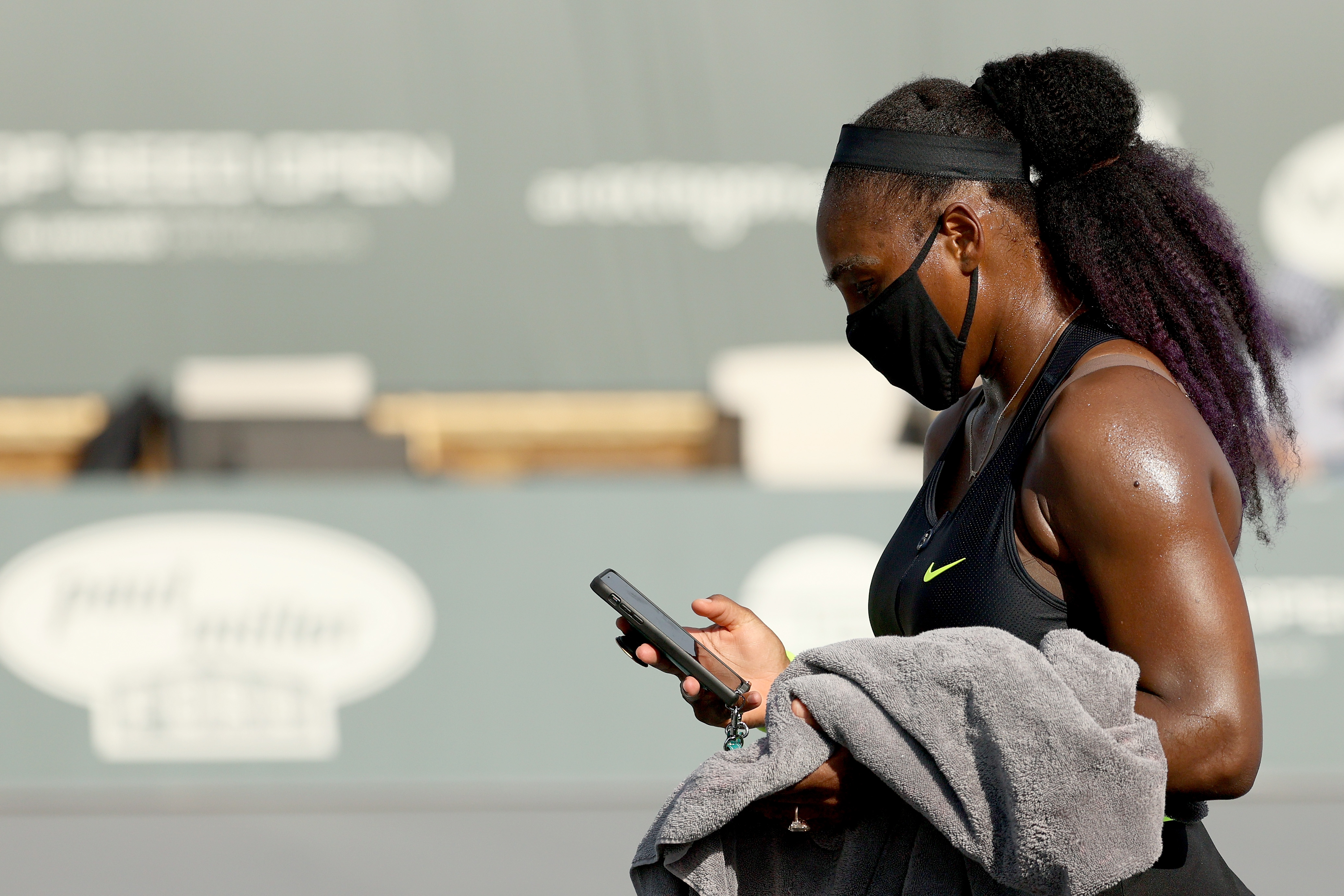 Serena, obligată să se retragă de la Roland Garros. Ce şanse mai are să o ajungă pe Margaret Court?