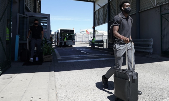 Les joueurs du Bayern de Munich arrivent ŕ Lisbonne pour la Champions League en quart de finale qui les opposera au FC Barcelone