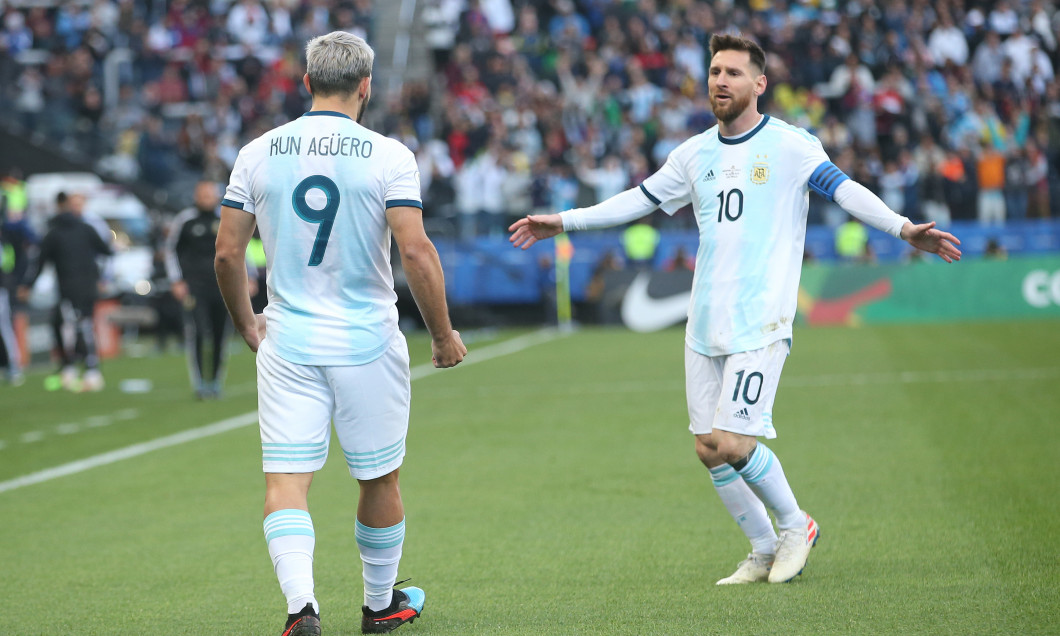 Sergio Aguero și Lionel Messi, într-un meci Argentina - Chile / Foto: Getty Images