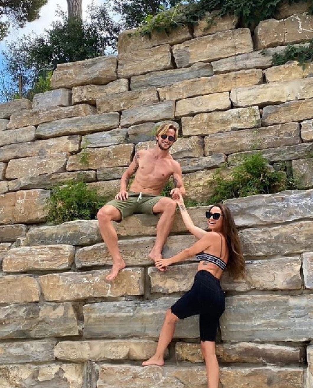 Galerie Foto Ivan Rakitic Revine La Locul Faptei Cum A Cunoscut O Pe Raquel Mauri Actuala Soție La Sevilla M A Refuzat De 30 De Ori