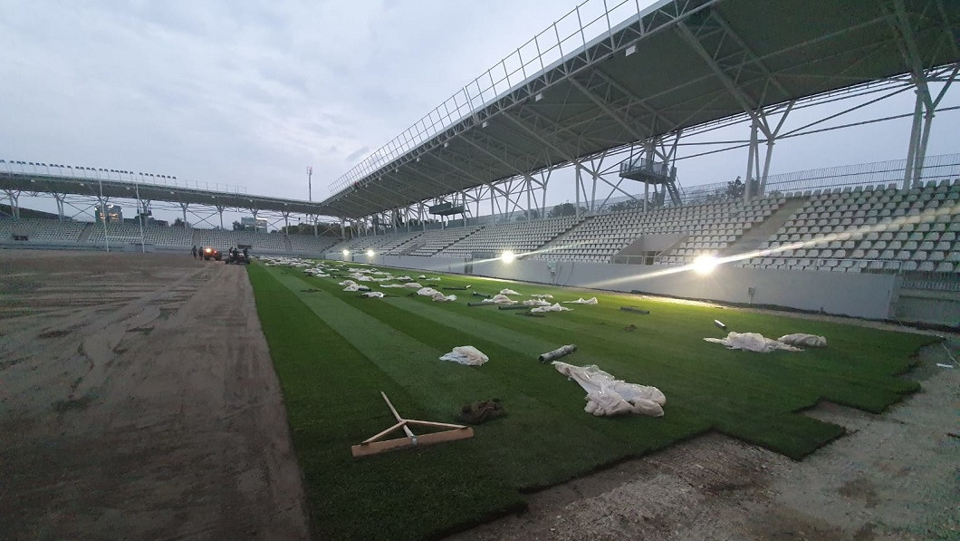 stadion arcul de triumf cadru pe lat