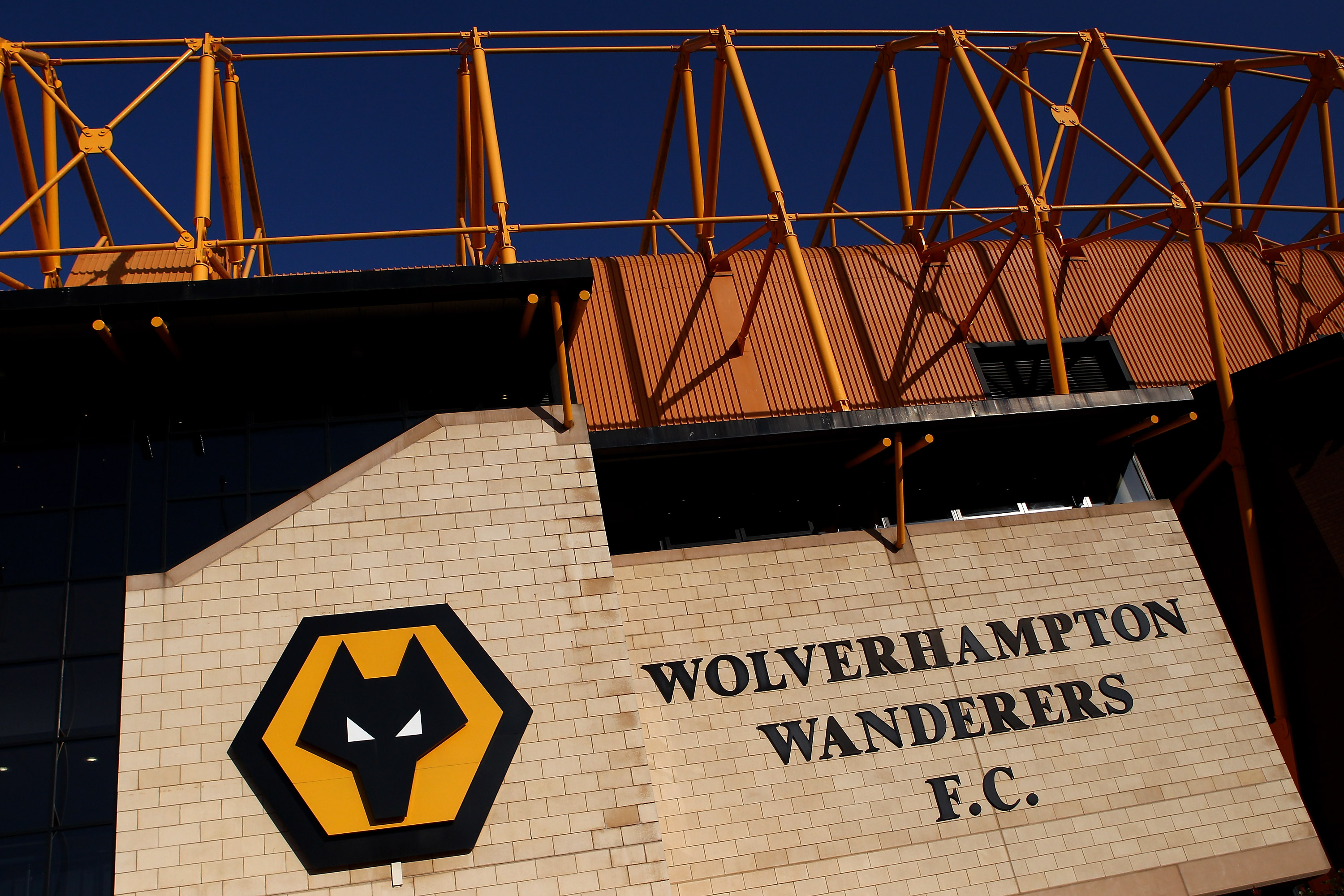 OFICIAL | Wolverhampton a perfectat cel mai scump transfer din istorie! Suma imensă plătită pentru un puști de 18 ani