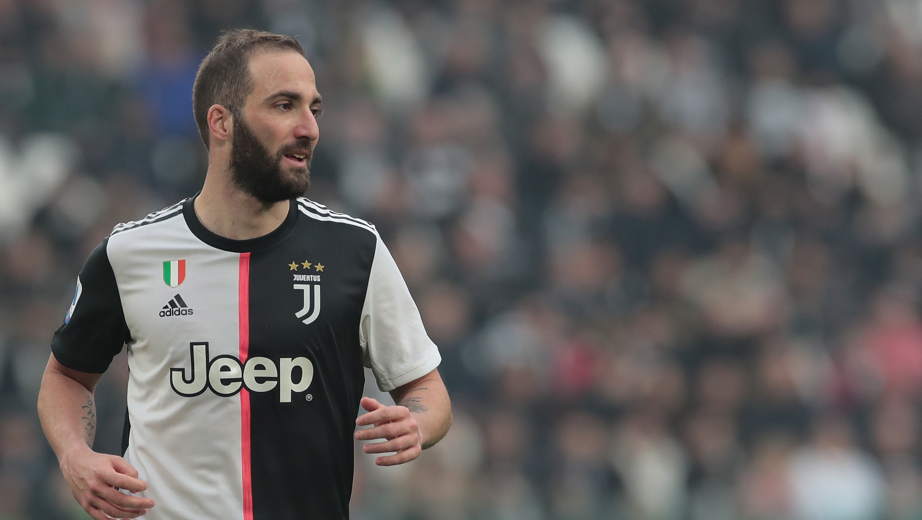 Gonzalo Higuain, savuros: ”Îmi sugeam burta la fotografii”