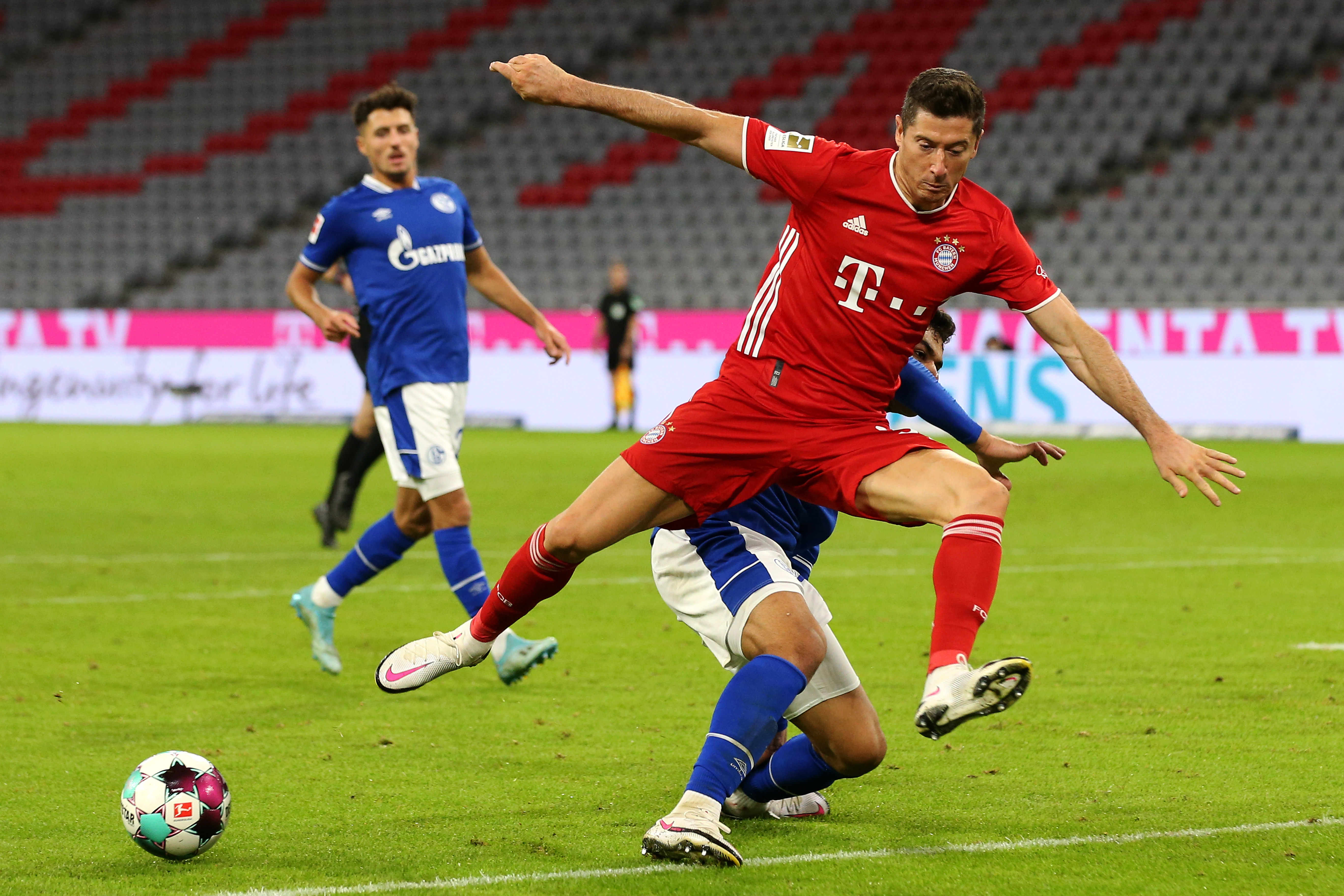 Ce mesaj a postat Robert Lewandowski, după ce Bayern a demolat-o pe Schalke, 8-0!