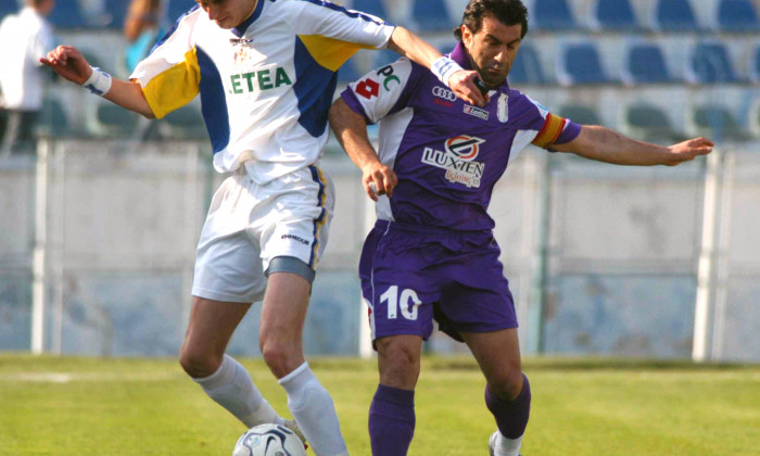 FOTBAL:FCM BACAU-POLI AEK 0-1 DIVIZIA A (25.04.2004)