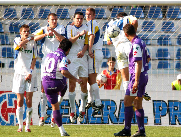 FOTBAL:FCM BACAU-POLI AEK 0-1 DIVIZIA A (25.04.2004)