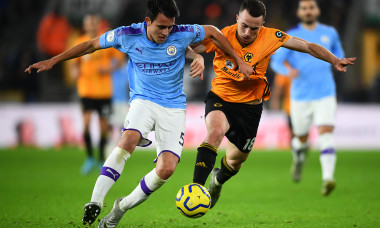 Eric Garcia, în duel cu Diego Jota într-un meci Wolverhampton - Manchester City / Foto: Getty Images
