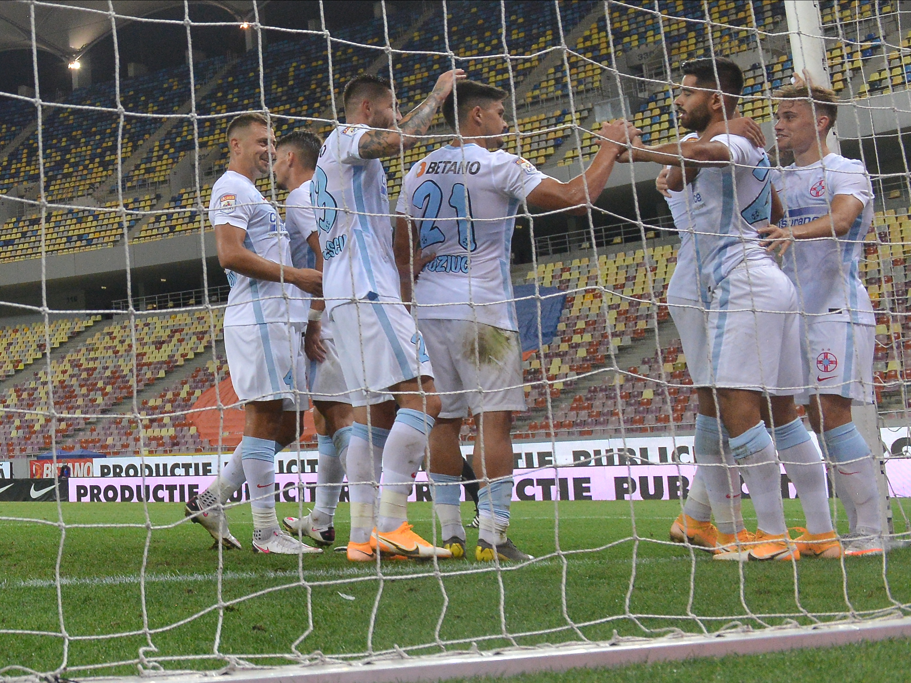 FCSB își schimbă din nou casa! Roș-albaștrii vor să joace pe stadionul pe care a pus ochii și Dinamo