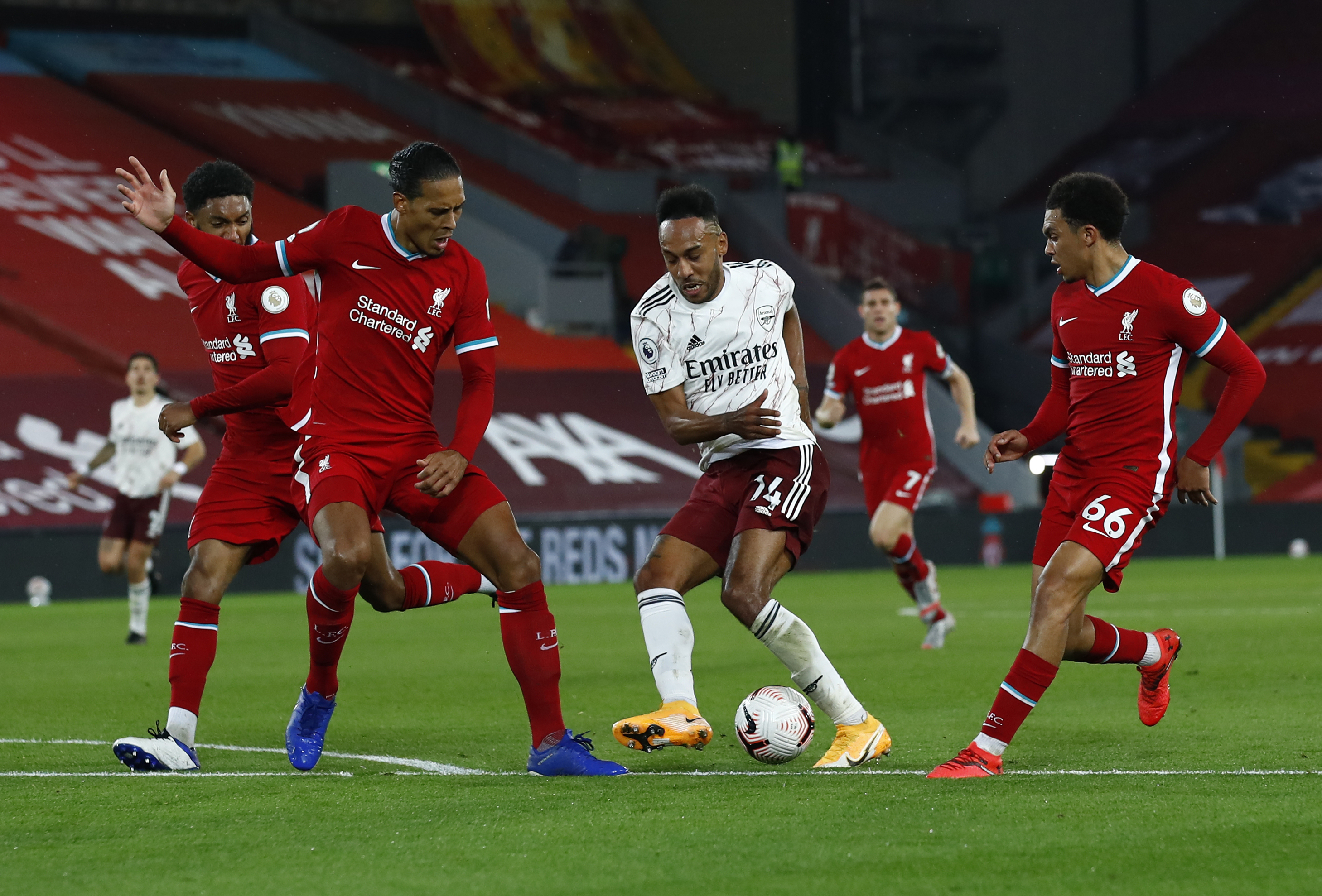 Liverpool - Arsenal 0-0, ACUM, pe Digi Sport 2. Meci tare în Cupa Ligii Angliei