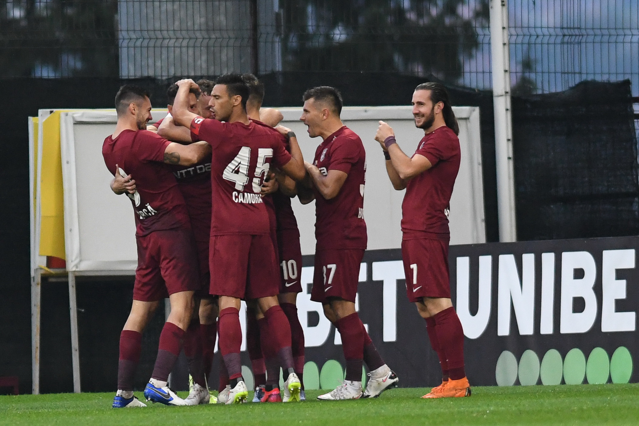 LIVE VIDEO Viitorul - CFR Cluj, ora 21:30, pe Digi Sport 1. Campioana se poate apropia de liderul Craiova