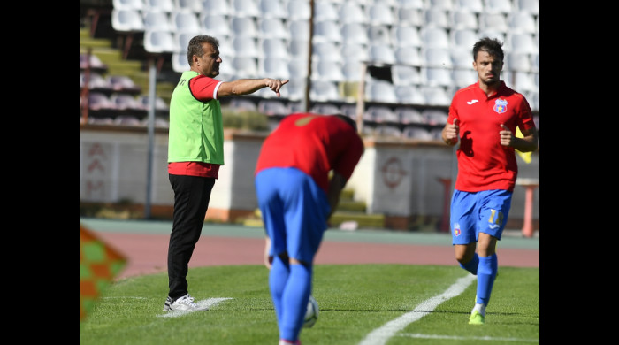 A segundona romena teve um dérbi diferente: o rebaixado Dinamo pegou pela  primeira vez o recriado Steaua