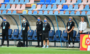 Banca tehnică a Universității Craiova, înaintea unui meci cu FC Botoșani / Foto: Sport Pictures