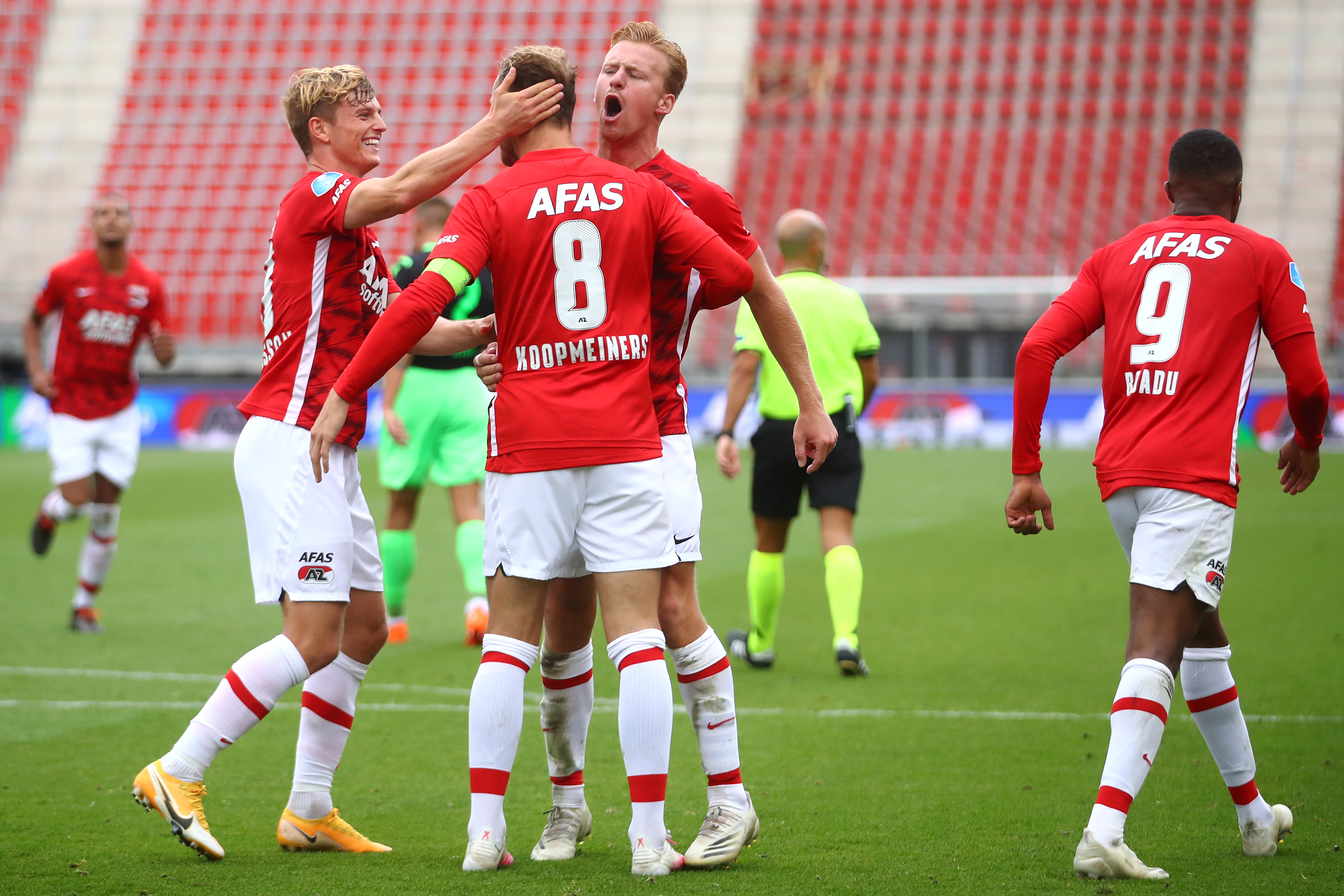 13 cazuri de COVID-19 înaintea meciului Napoli - AZ Alkmaar, din Europa League! Decizia luată de UEFA