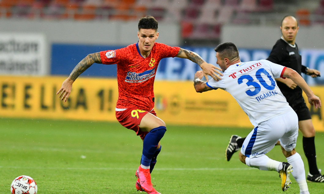 Dennis Man, într-un meci FCSB - FC Botoșani / Foto: Sport Pictures