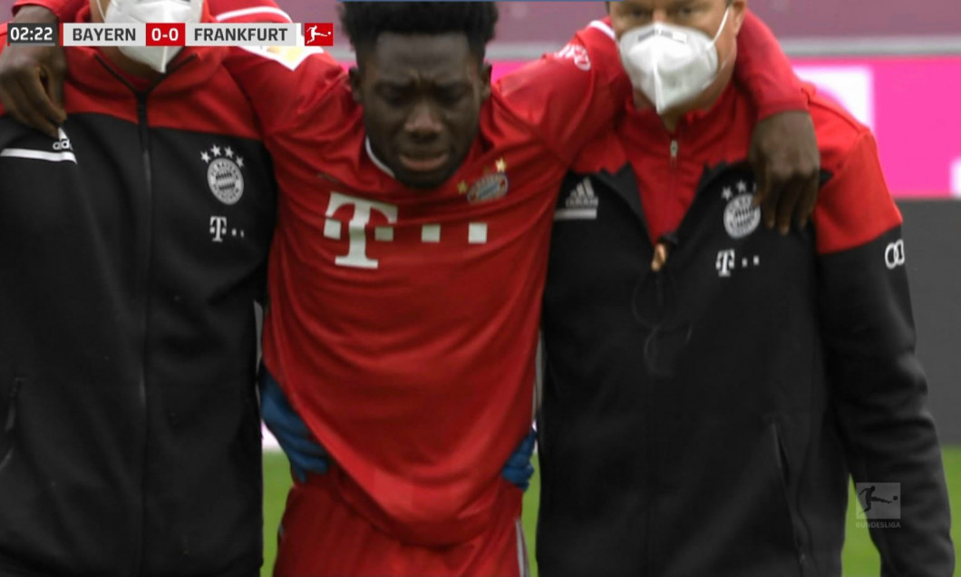 Alphonso Davies s-a accidentat în meciul cu Eintracht Frankfurt / Foto: Captură Digi Sport