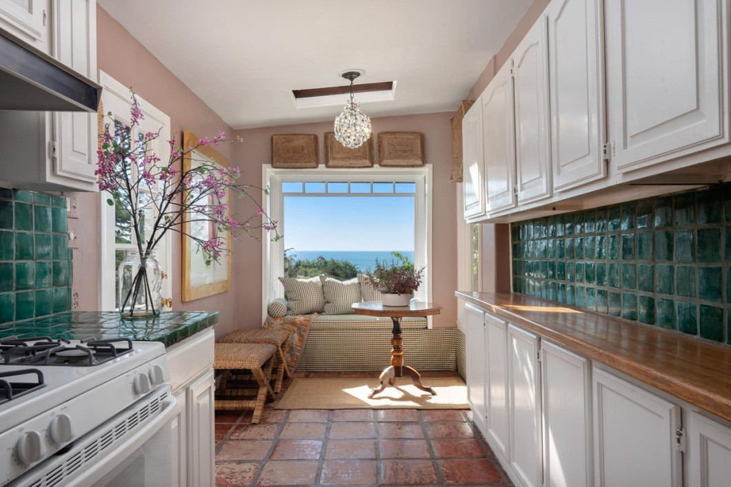 Tennis superstar Maria Sharapova has splashed out $8.6 million on a ranch in Santa Barbara, California.