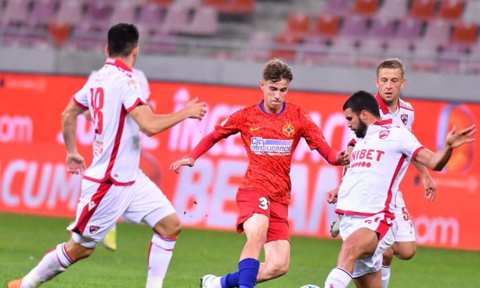 Octavian Popescu, în meciul FCSB - Dinamo / Foto: Sport Pictures