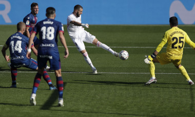 Karim Benzema, atacantul lui Real Madrid, în meciul cu Huesca / Foto: Getty Images