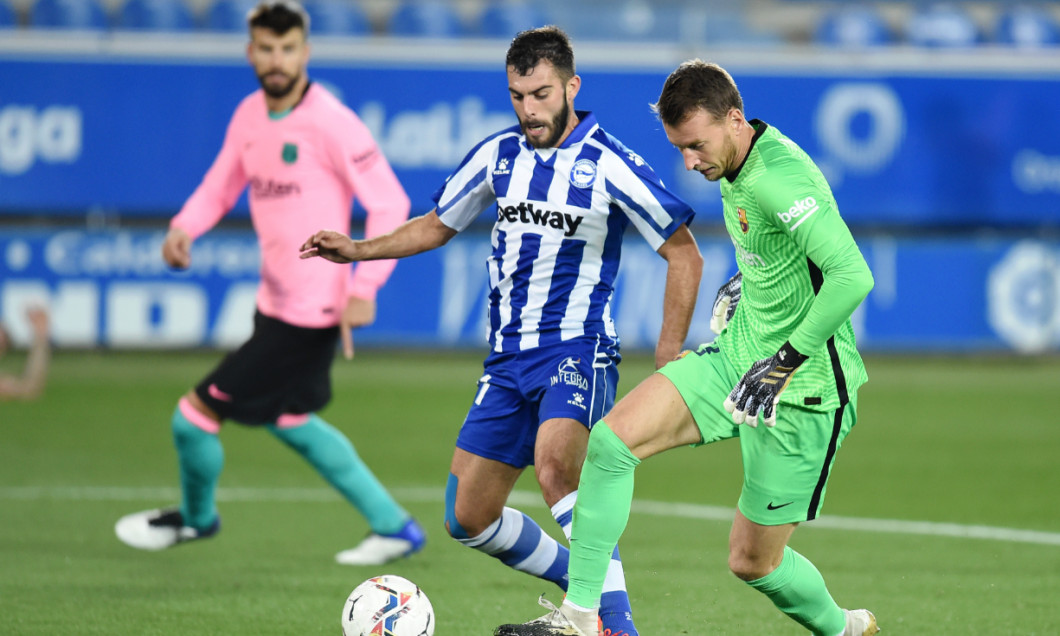 Neto a gafat grav la golul primit de Barcelona cu Alaves / Foto: Getty Images