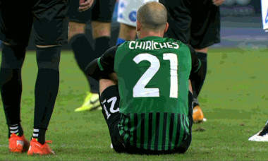 Vlad Chiricheș nu a mai putut continua meciul Napoli - Sassuolo 0-2 / Foto: Captură Digi Sport