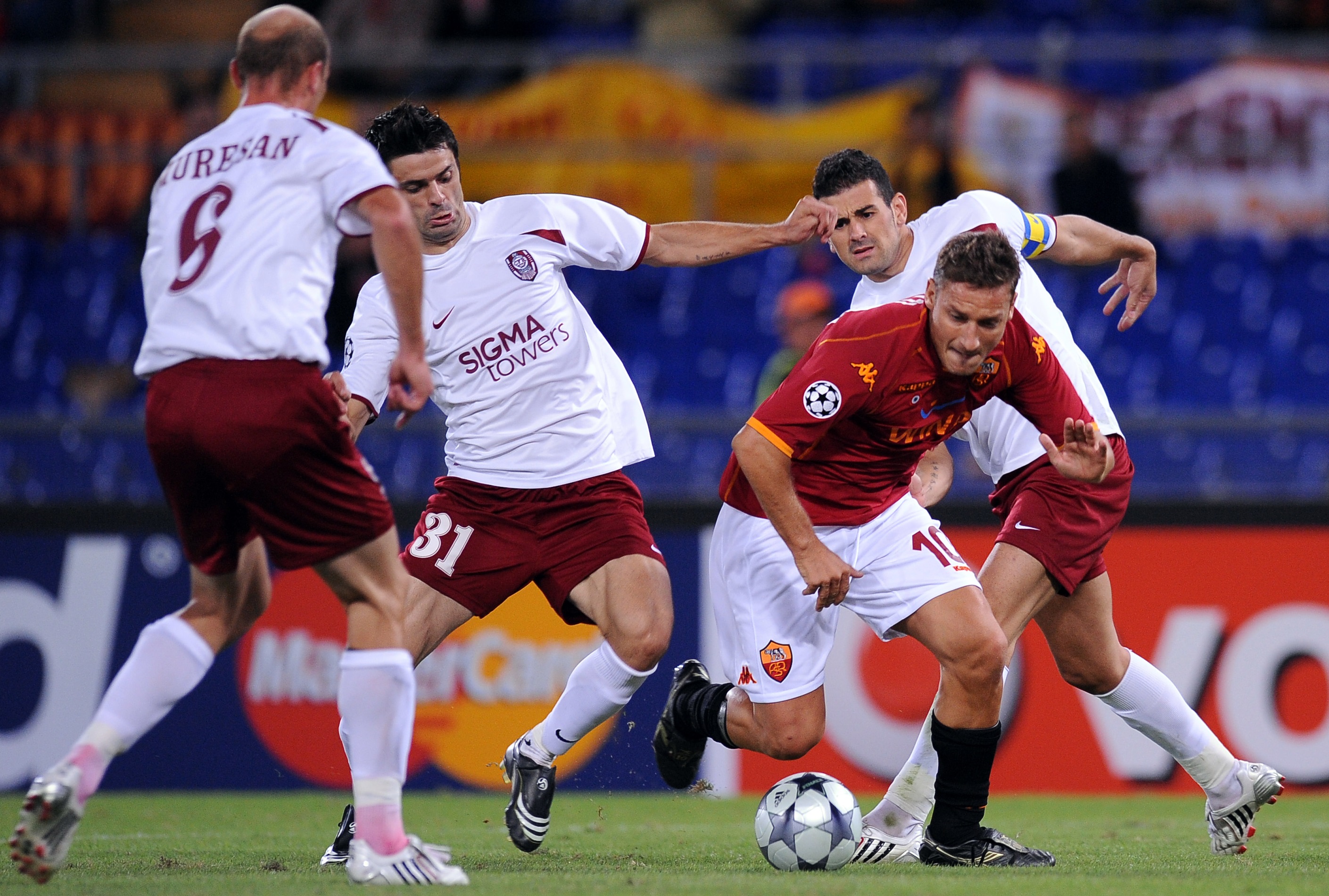 Doi supraviețuitori la CFR Cluj, de la triumful de pe Olimpico, din 2008. Cum arătau echipele