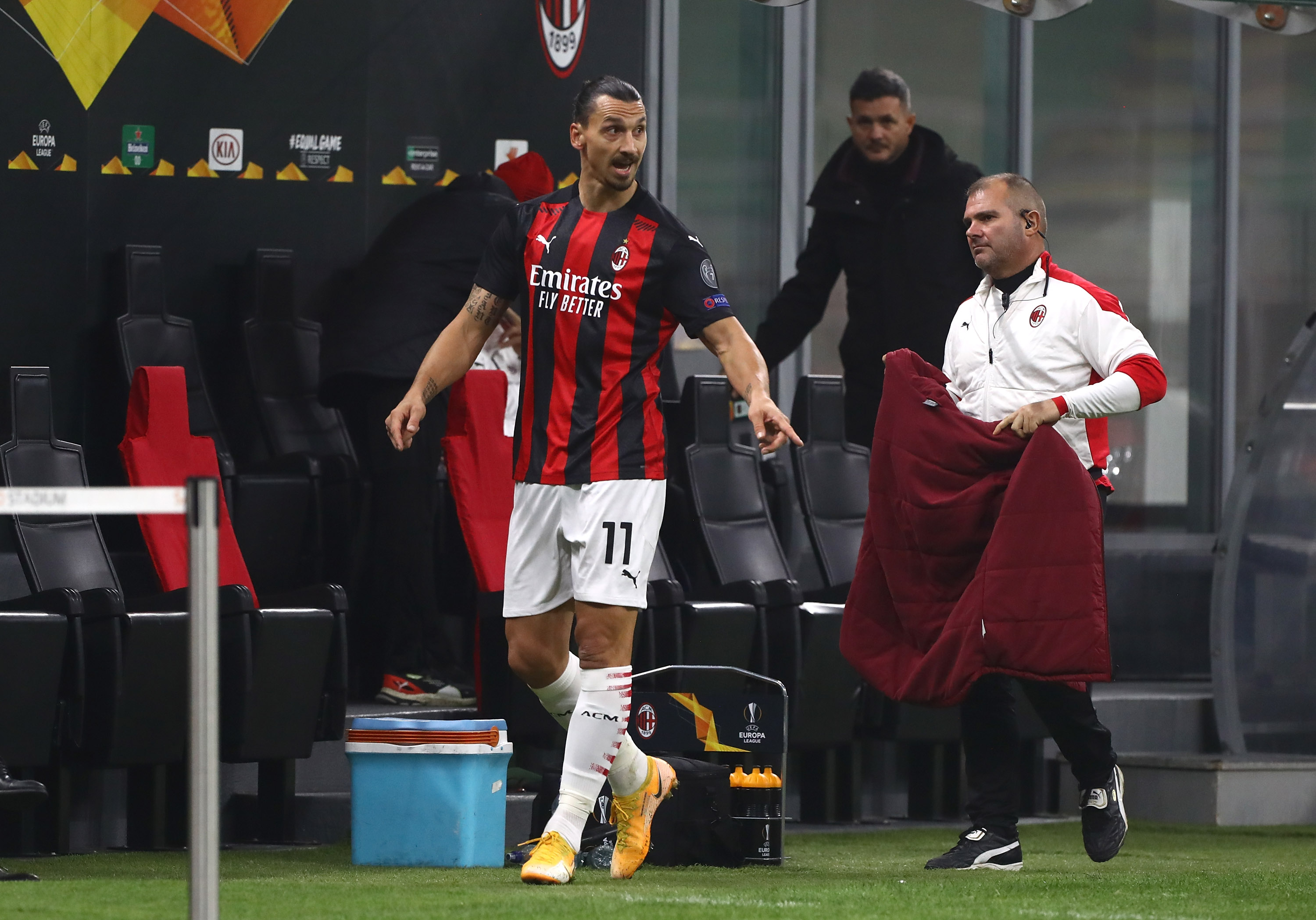 Tensiuni la AC Milan! Gestul controversat făcut de Zlatan Ibrahimovic după ce a fost schimbat și reacția lui Stefano Pioli