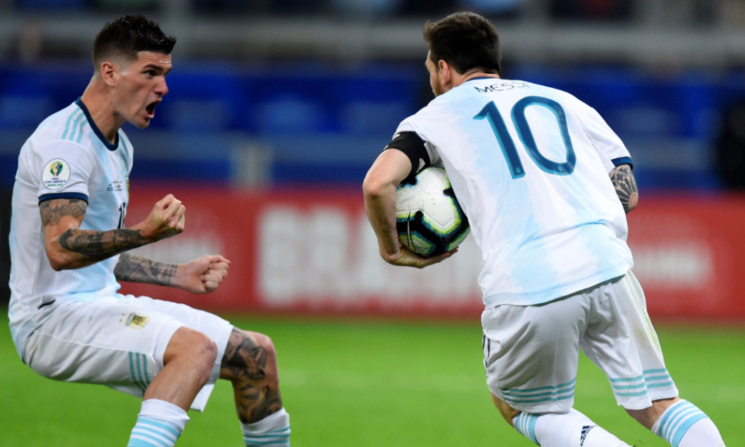 Lionel Messi și Rodrigo de Paul, în tricoul naționalei Argentinei / Foto: Getty Images