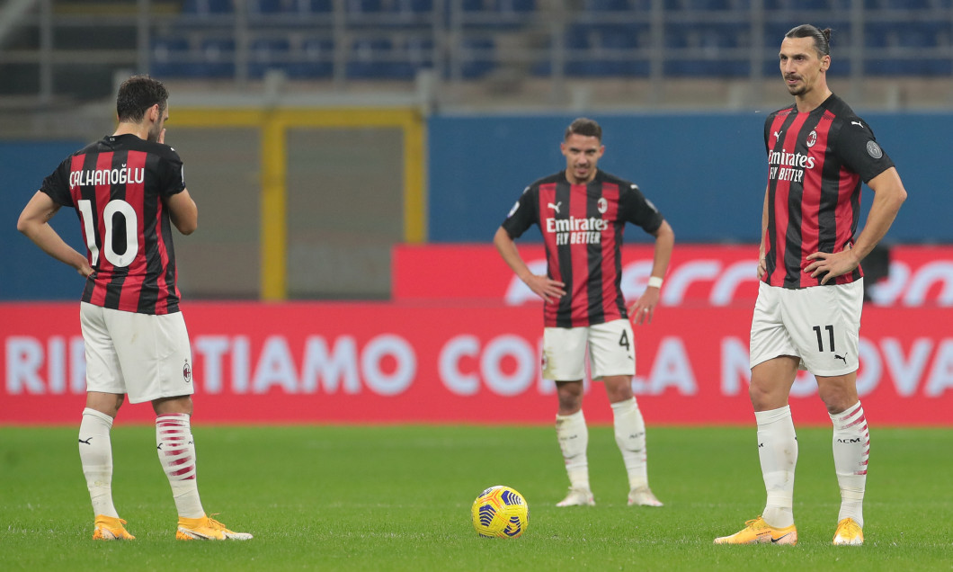 Zlatan Ibrahimovic, Hakan Calhanoglu și Ismael Bennacer, în meciul cu Verona / Foto: Getty Images