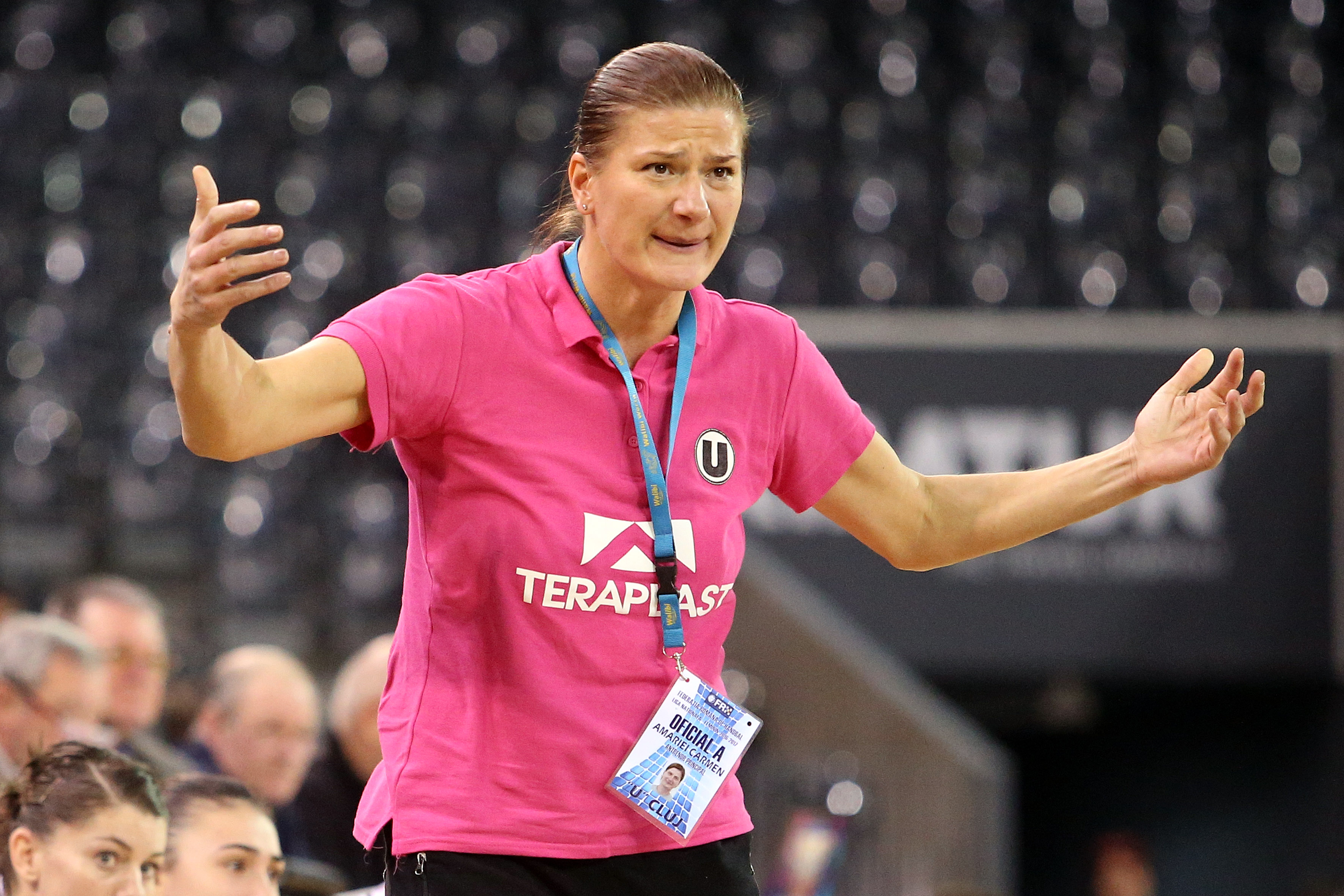 Imagine Stire Carmen Amariei, verdict despre Marie-Louise Eta, prima antrenoare din istoria TOP 5 a Europei: ”Este puțin diferit” | 2review.ro