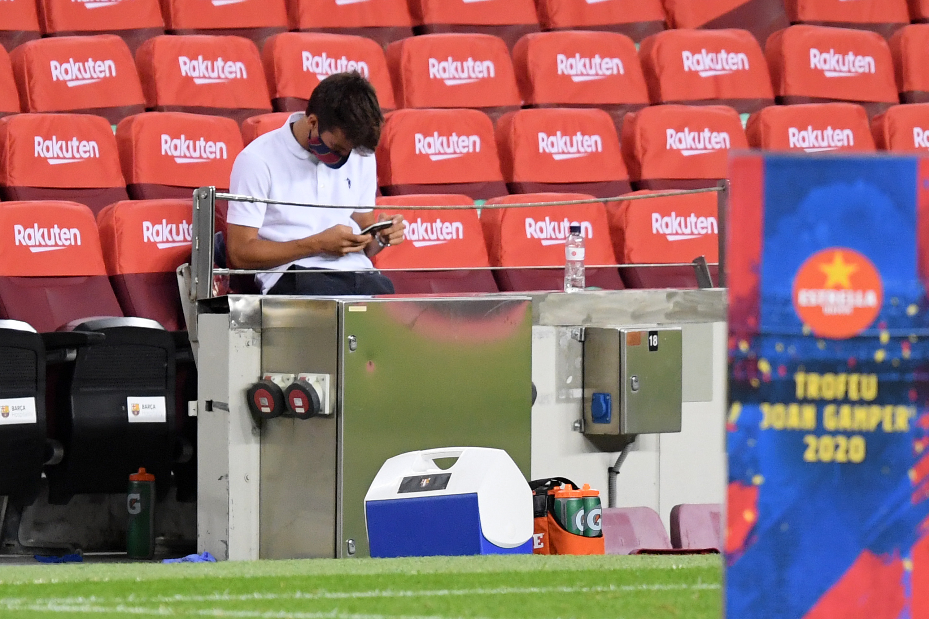 Puig, acuzat de trădare de Koeman! De ce nu a mai jucat puștiul-minune al Barcelonei