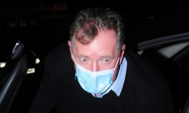 *EXCLUSIVE* Good Morning Britain's outspoken presenter Piers Morgan dons his face mask as he arrived for a family meal at the Ivy Chelsea Garden in London.