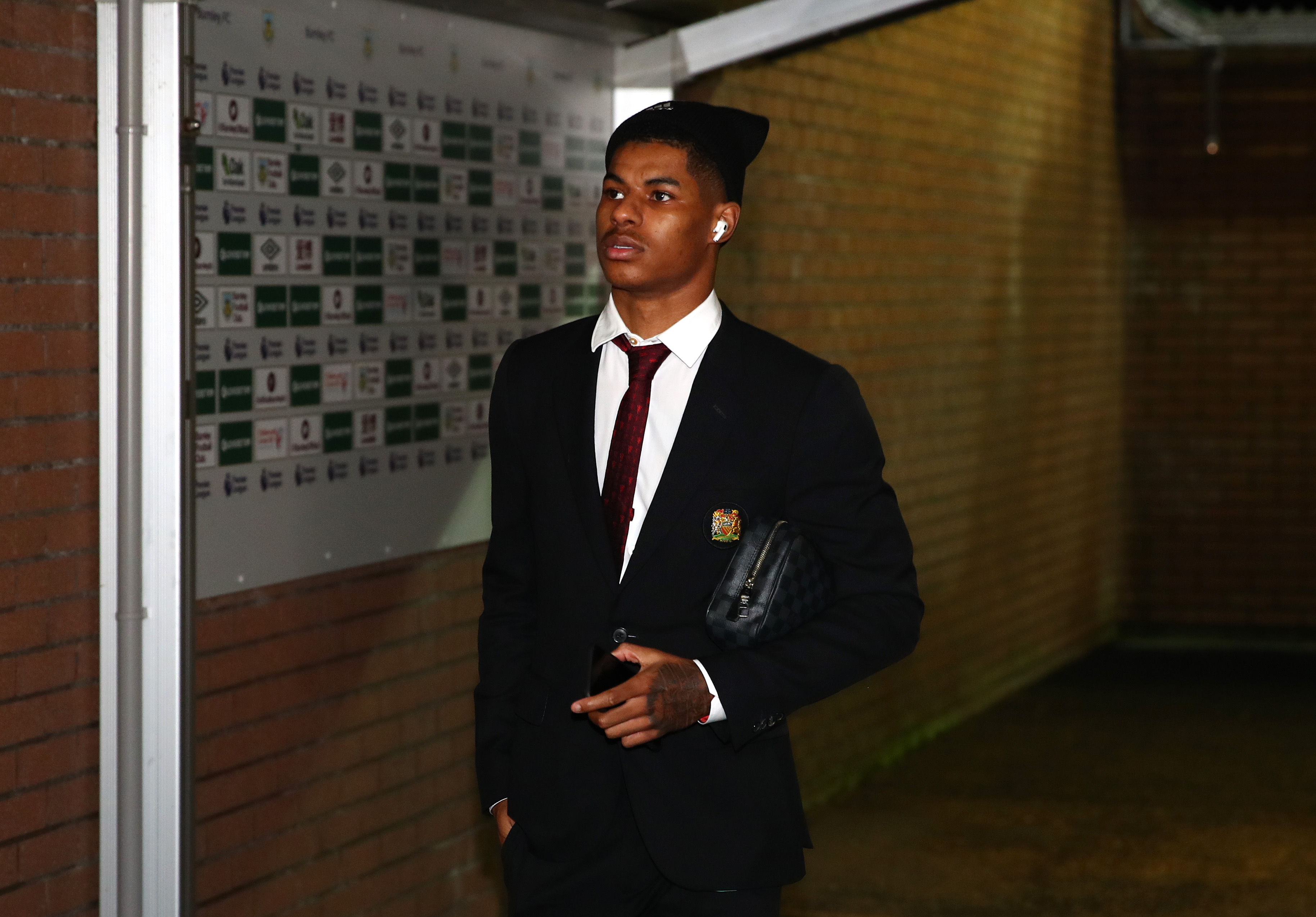 Rashford a învățat să citească abia la 17 ani, iar acum face un gest superb pentru copii. Familia sa cumpăra mâncare în loc de cărți