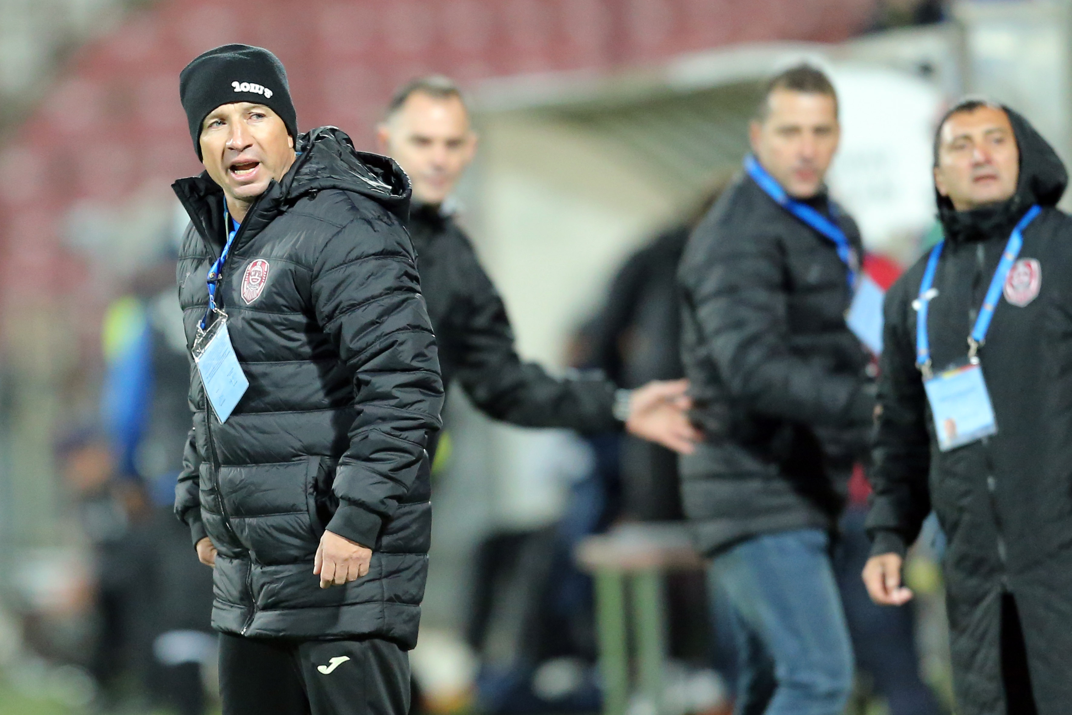 Dan Petrescu, deznădăjduit: ”Cred că ați aflat și voi! Am pierdut 7 titulari pentru meciul cu Roma!”