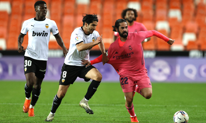 Valencia CF v Real Madrid - La Liga Santander