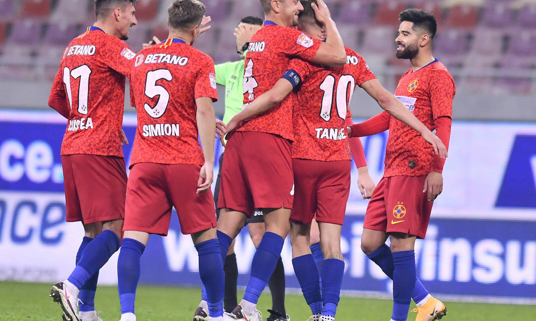 Fotbaliștii de la FCSB, în meciul cu FC Botoșani / Foto: Sport Pictures