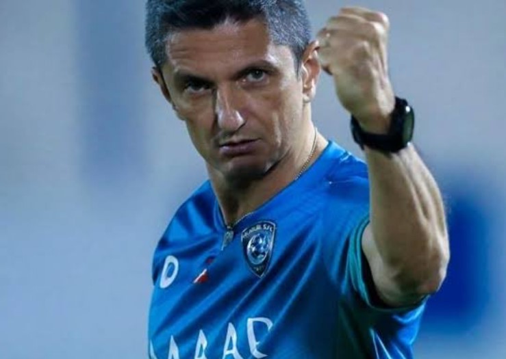 Din izolare, Răzvan Lucescu le va da indicații jucătorilor săi în timpul meciului! Soluția ingenioasă găsită de Al-Hilal