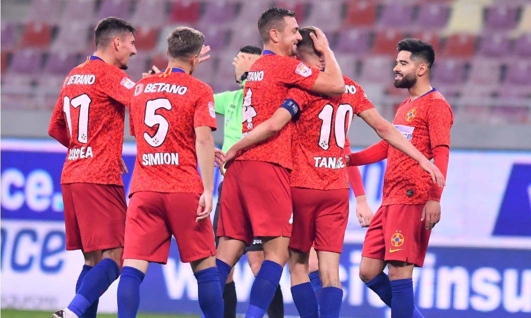 Fotbaliștii de la FCSB, în meciul cu FC Botoșani / Foto: Sport Pictures