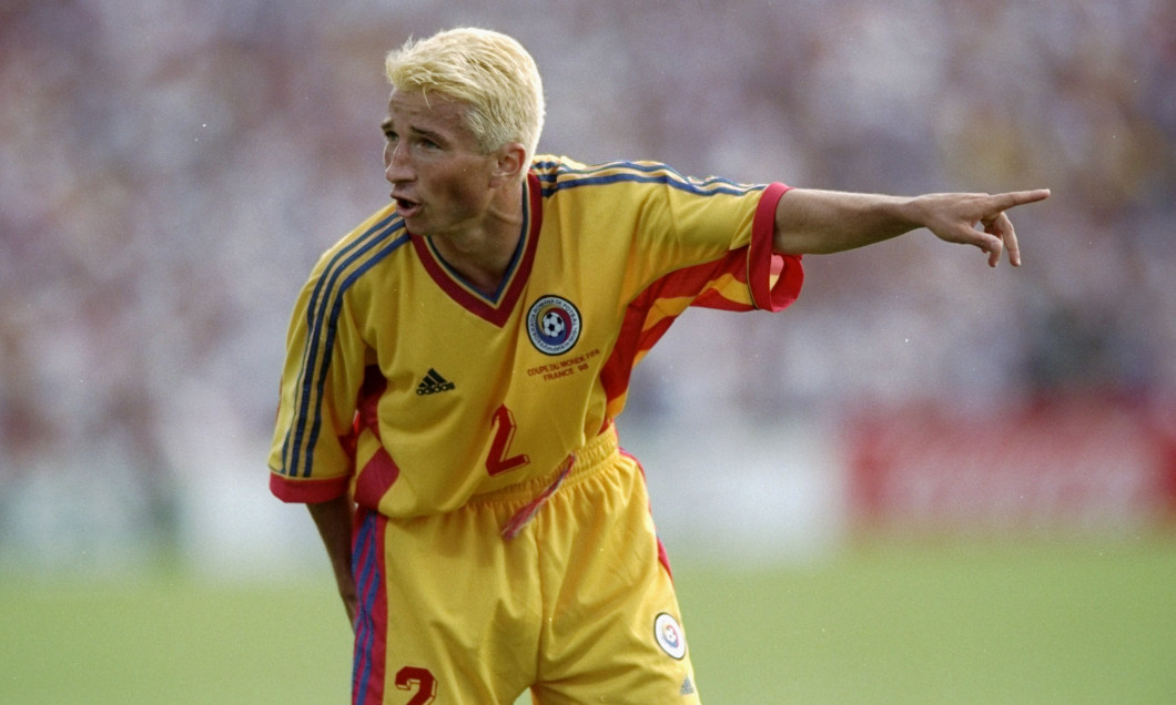 Dan Petrescu, în tricoul echipei naționale, în 1998 / Foto: Getty Images