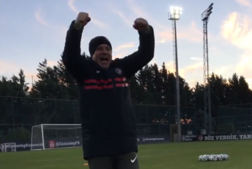 Marius Șumudică l-a ”imitat” pe Constantin Budescu! Execuție dintr-un unghi aproape imposibil reușită la antrenament